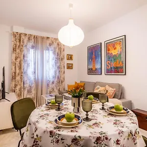 Piso Con Patio Privado Y Parking Nervion Sevilla